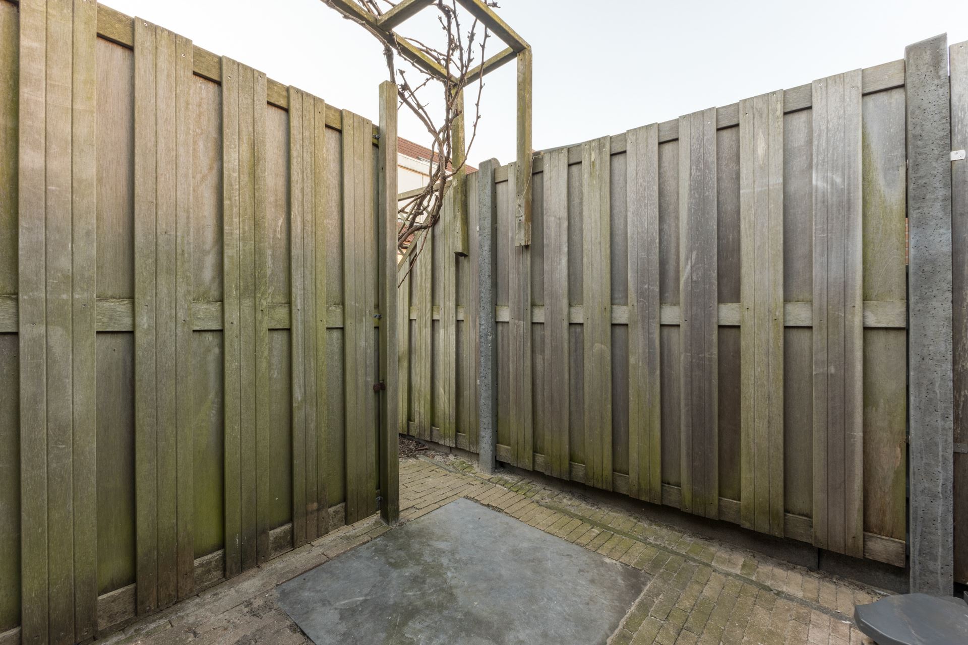 Bron 13  OOSTZAAN