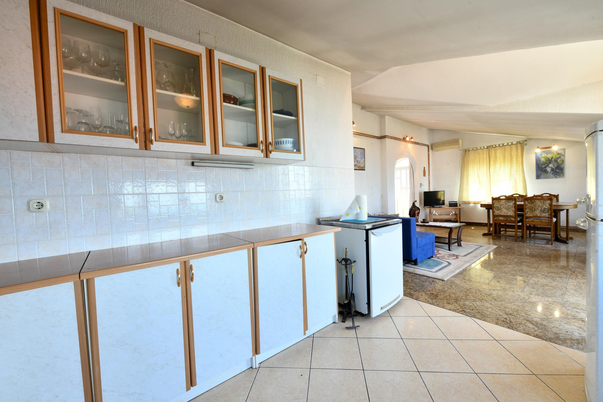 Zatrep 5 ong 51250 NOVI VINODOLSKI Zatrep 5 ong 51250 NOVI VINODOLSKI